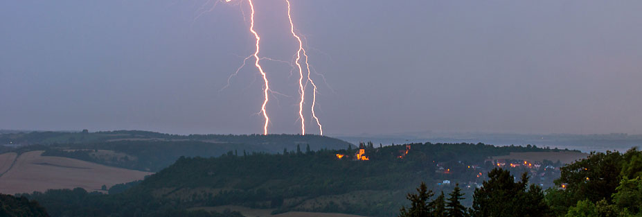 Kloster-Zscheiplitz-Gewitter-Blitze.jpg